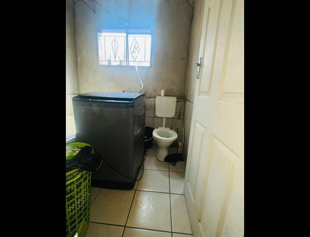 2 BEDROOM HOUSE FOR SALE IN VOSLOORUS EXT